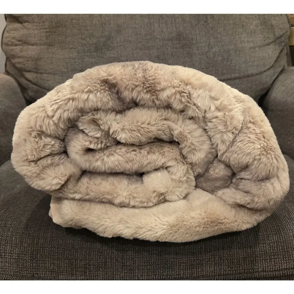 Mon Chateau Luxury Collection Faux Fur Throw Blanket Tan 60 X 70 New